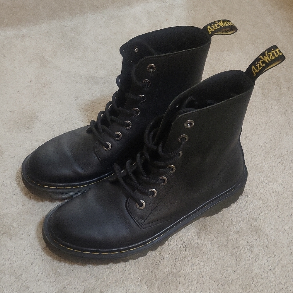 Dr. Martens Luana Black Lace-Up Boots In Excellent Condition